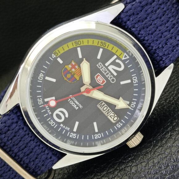 Vintage 1977 FCB Seiko Automatic Mens Silver Watch W/daydate & FCB accents - Picture 1 of 7